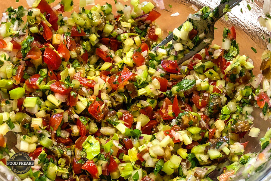 Stangensellerie-Dattel-Salat