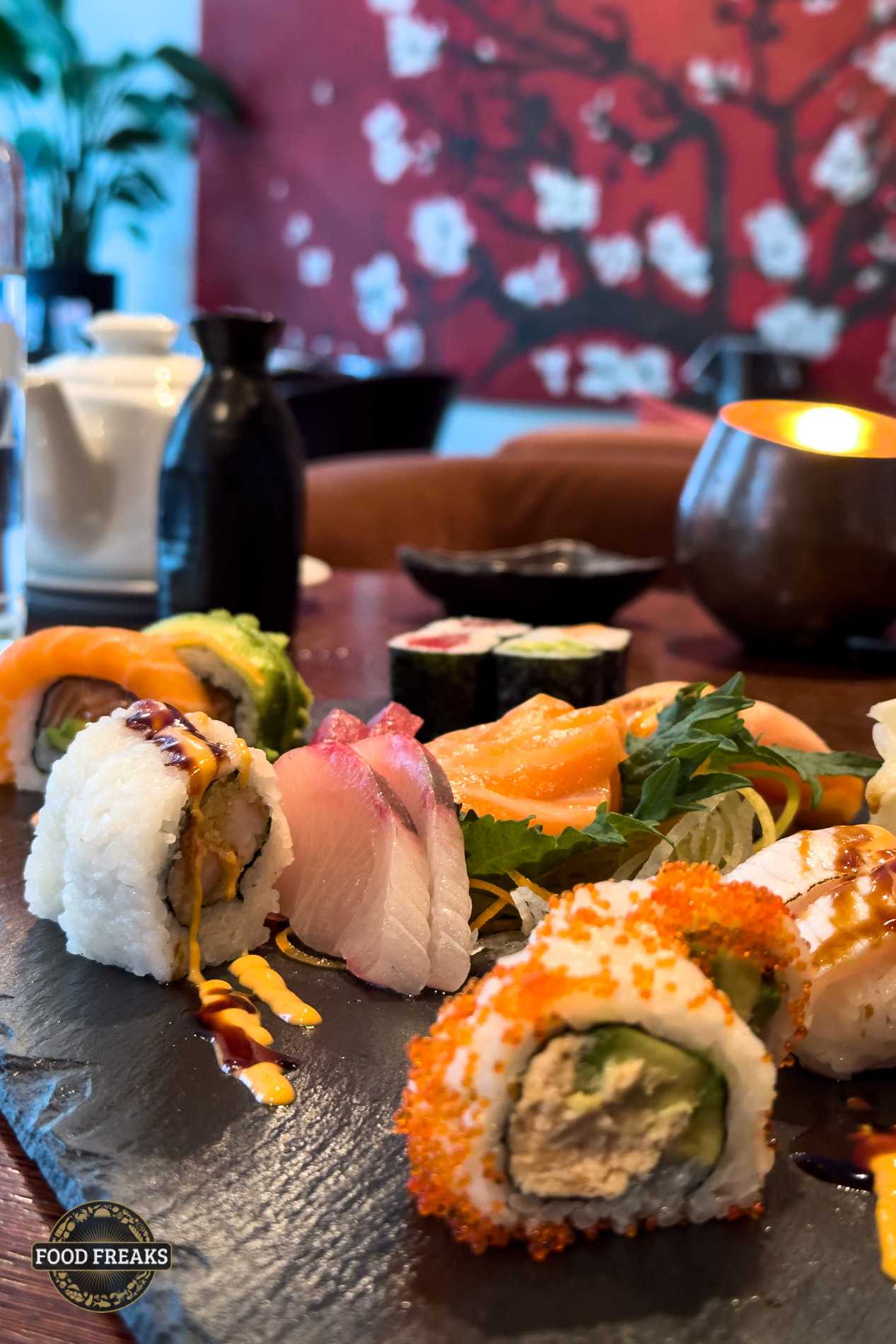 Umfangreicher Sushi-Teller