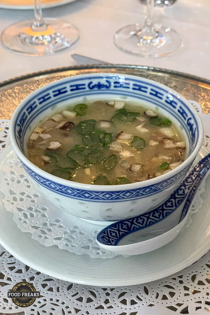 Mianchi Miso-Suppe mit Tofu, Gemüse und Pilzen